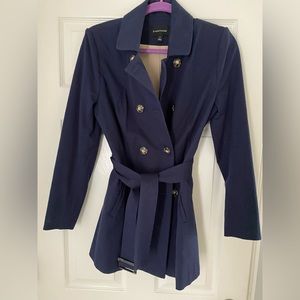 41 Hawthorn Double Breasted Coat. Size Medium. Never worn. Belt included